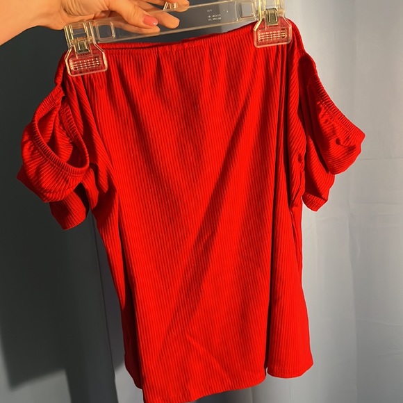 Red Top - Picture 3 of 5